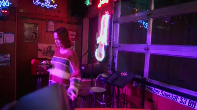 Live Sunday and Wednesday 8-12 Morrison Holiday Bar  on 28-Sep-25-20:15:32