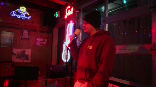 Live Sunday and Wednesday 8-12 Morrison Holiday Bar  on 07-Jan-26-19:59:37